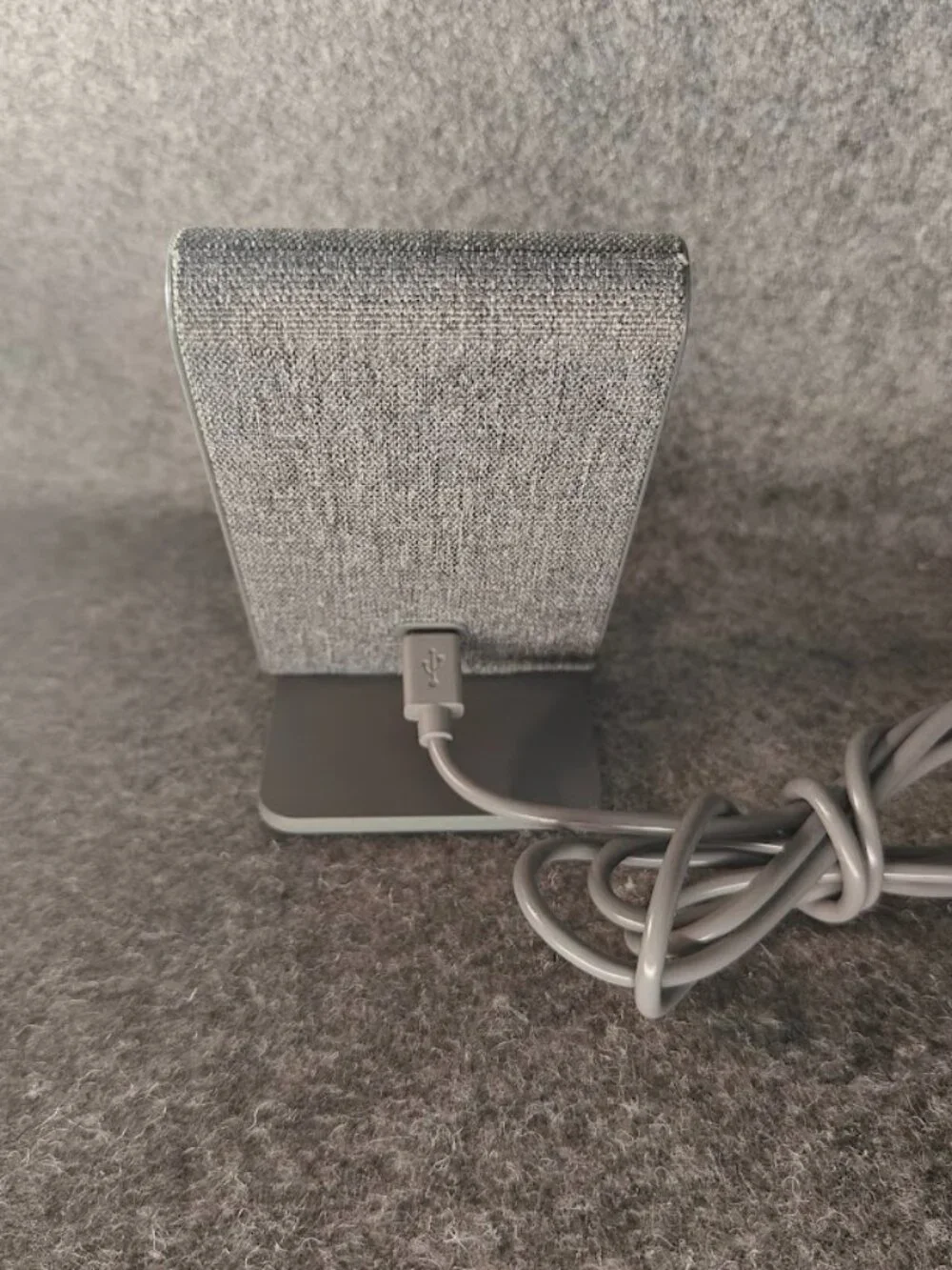iOttie Wireless Fast Charging Stand PREOWNED CHWRIO104GR Qi Fast Charger
